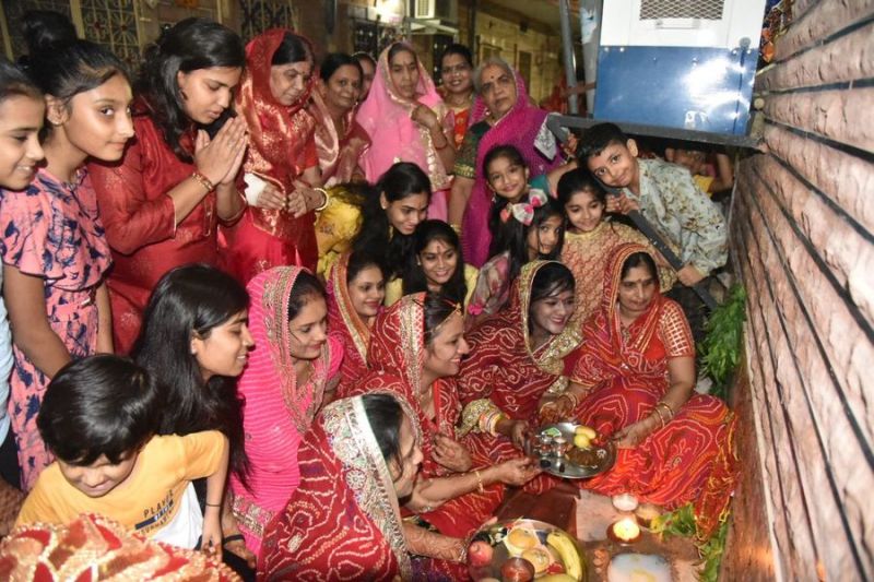 तळाई में नींबू दीठौ...... पारम्परिक हर्षोल्लास से मनाई कजरी तीज...देखे वीडियो