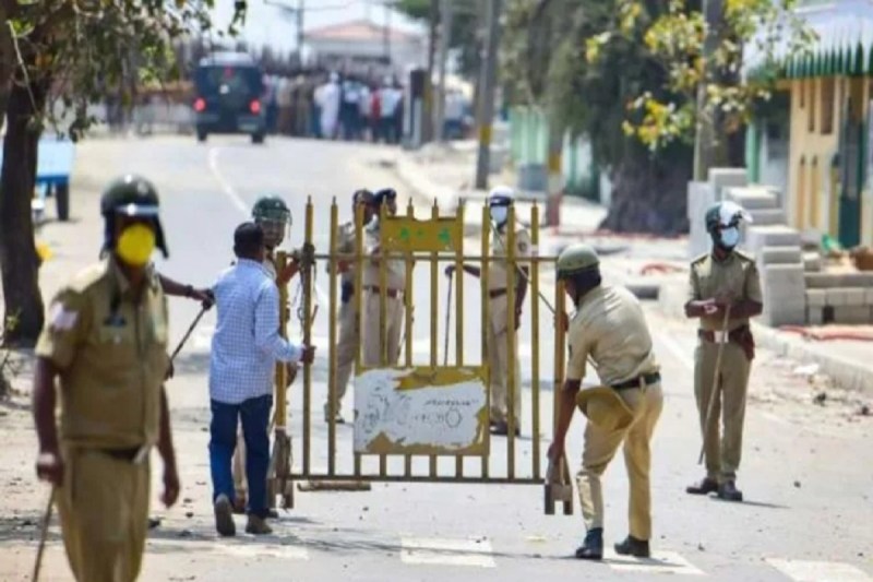 Karnataka: 4 accused identified and 2 arrested by police in Shivamogga violence