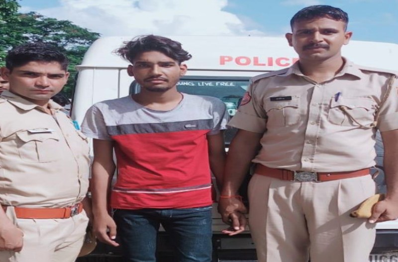 होटल में ले जाकर सहेली के भाई ने बनाए जबरन संबंध