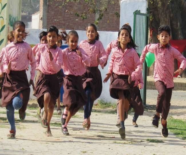  government students money for the dress banks deducted the installment of their loan