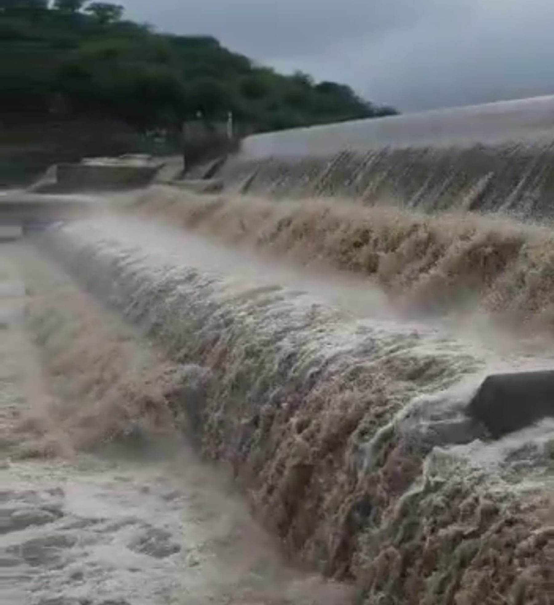 सिरोही: बारिश का दौर जारी, नदी-नाले रहे उफान पर, नौ बांध छलके