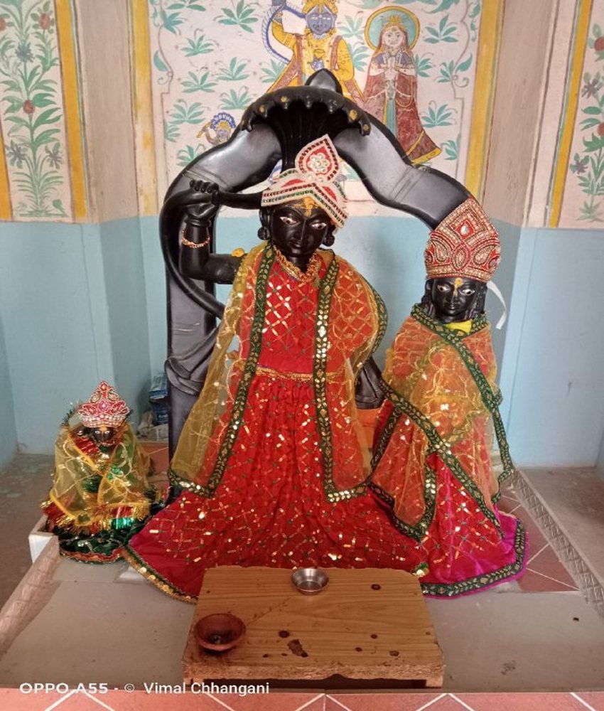 अनूठे कृष्ण मंदिर- यहां सुदामा-गरुड व सीताराम के साथ है कृष्ण