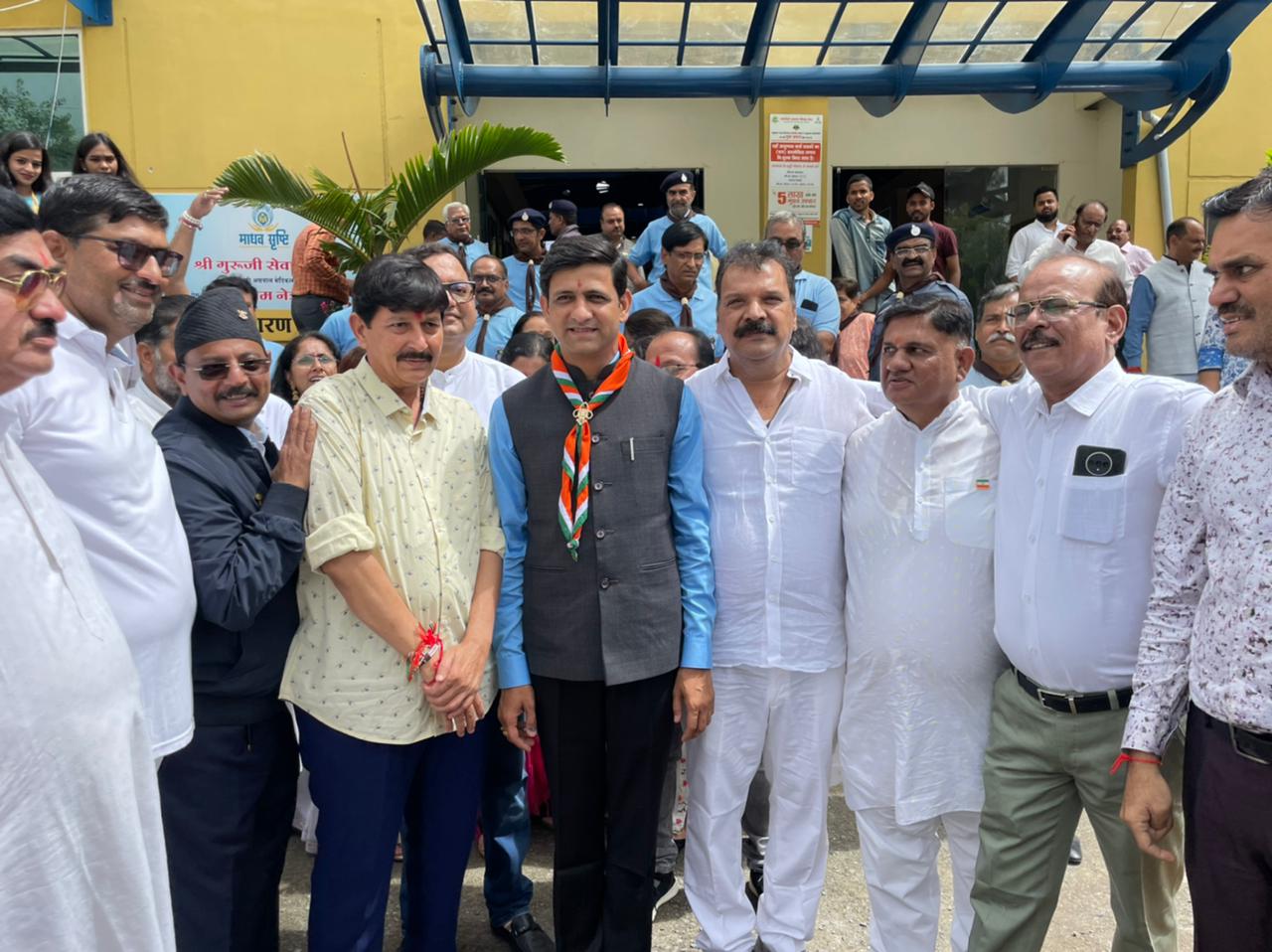 माने नहीं मेंदोला, संगठन सरेंडर