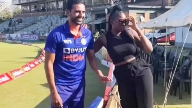 indvzim deepak chahar female fan viral video odi series