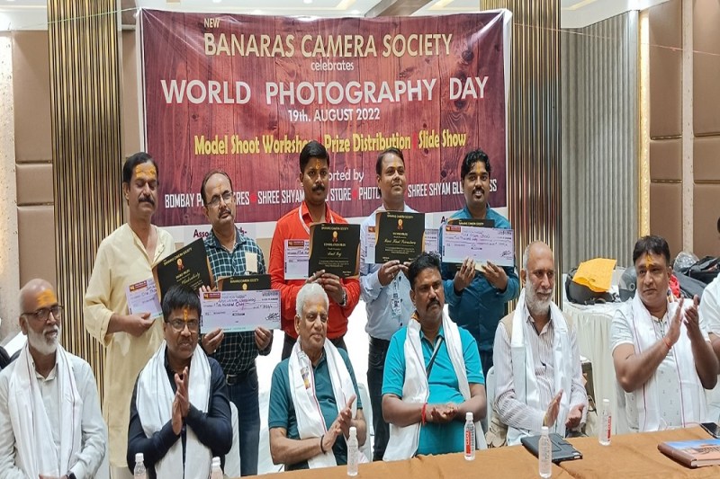 मॉडल फोटोग्राफी कार्यशाला में सम्मानित विजेता