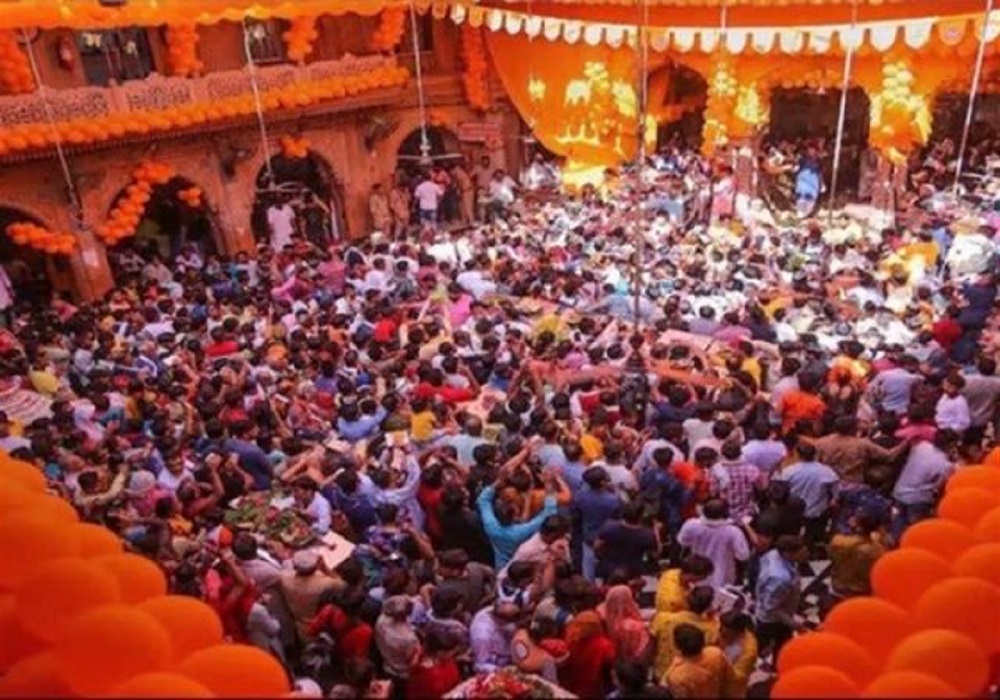 two_devotees_died_in_banke_bihari_temple_on_janmashtami_in_mathura.jpg