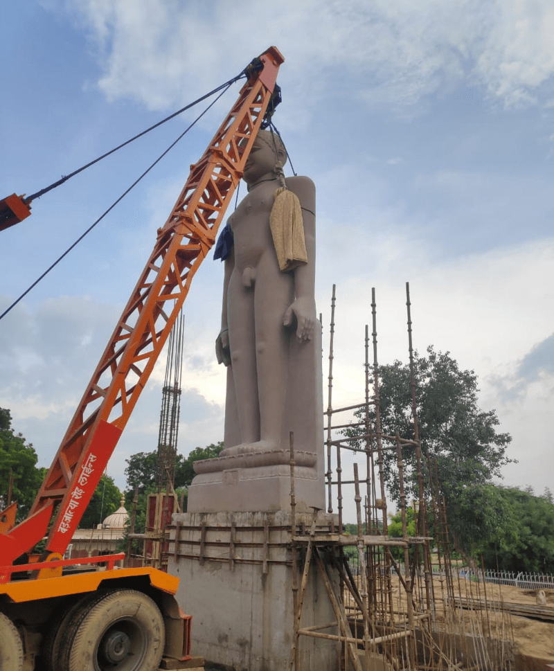 24 फीट ऊंची भगवान जिनेंद्र की प्रतिमा स्थापित