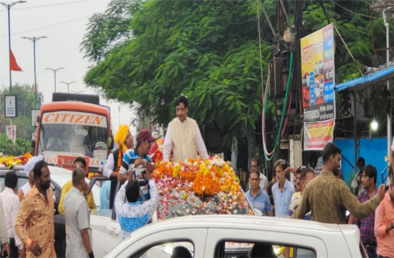 Dada's come back, Ujjain politicians found a new way to reach Delhi