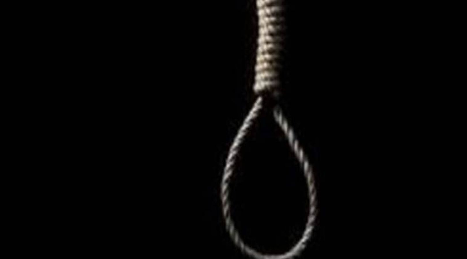 Lover hanged on tree : प्रेमिका के मकान के पास युवक पेड़ पर फंदे से लटका