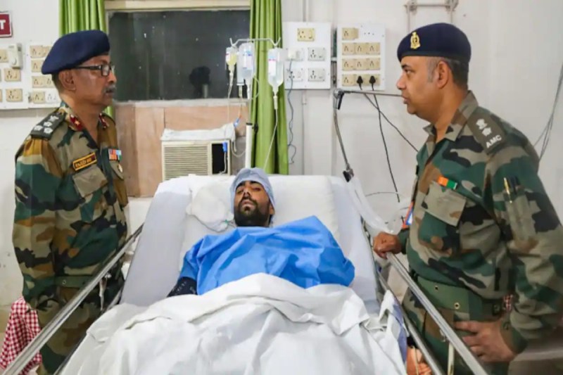jammu-and-kashmir-indian-army-personnel-saved-the-life-of-a-pakistani-terrorist-by-donating-blood.jpg