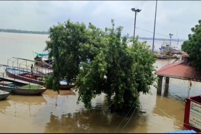 काशी में बाढ से बिगड़े हालात