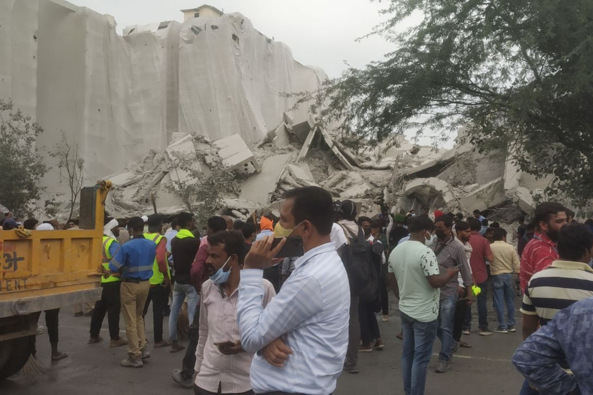 special-plan-made-for-the-disposal-of-60-thousand-metric-tons-of-debris-of-noida-twin-towers.jpg