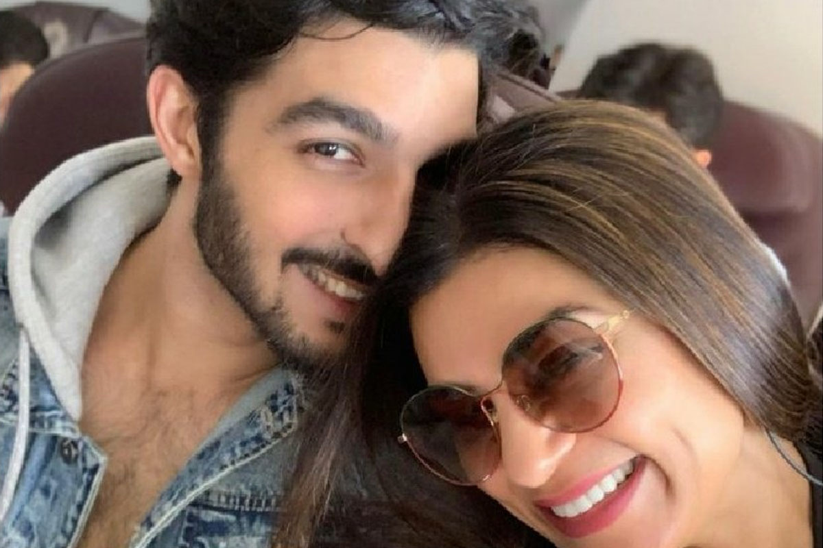 एक्स ब्वॉयफ्रेंड Rohman Shawl के साथ दिखीं Sushmita Sen
