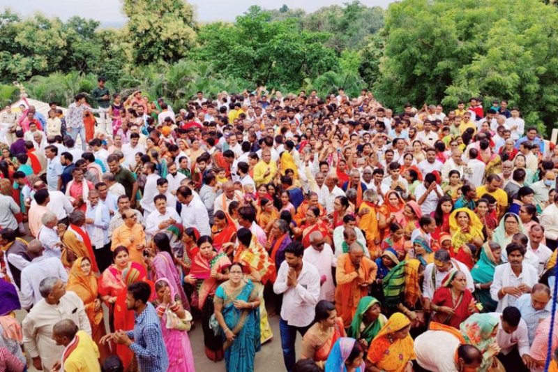 स्वामी शंकराचार्य के जन्म दिवस पर देश भर से पहुंचे अनुयायी