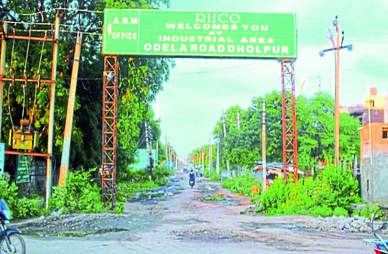 ऋण के नियम सरल, फिर भी उद्योग लगाने में नहीं दिखा रहे उत्साह