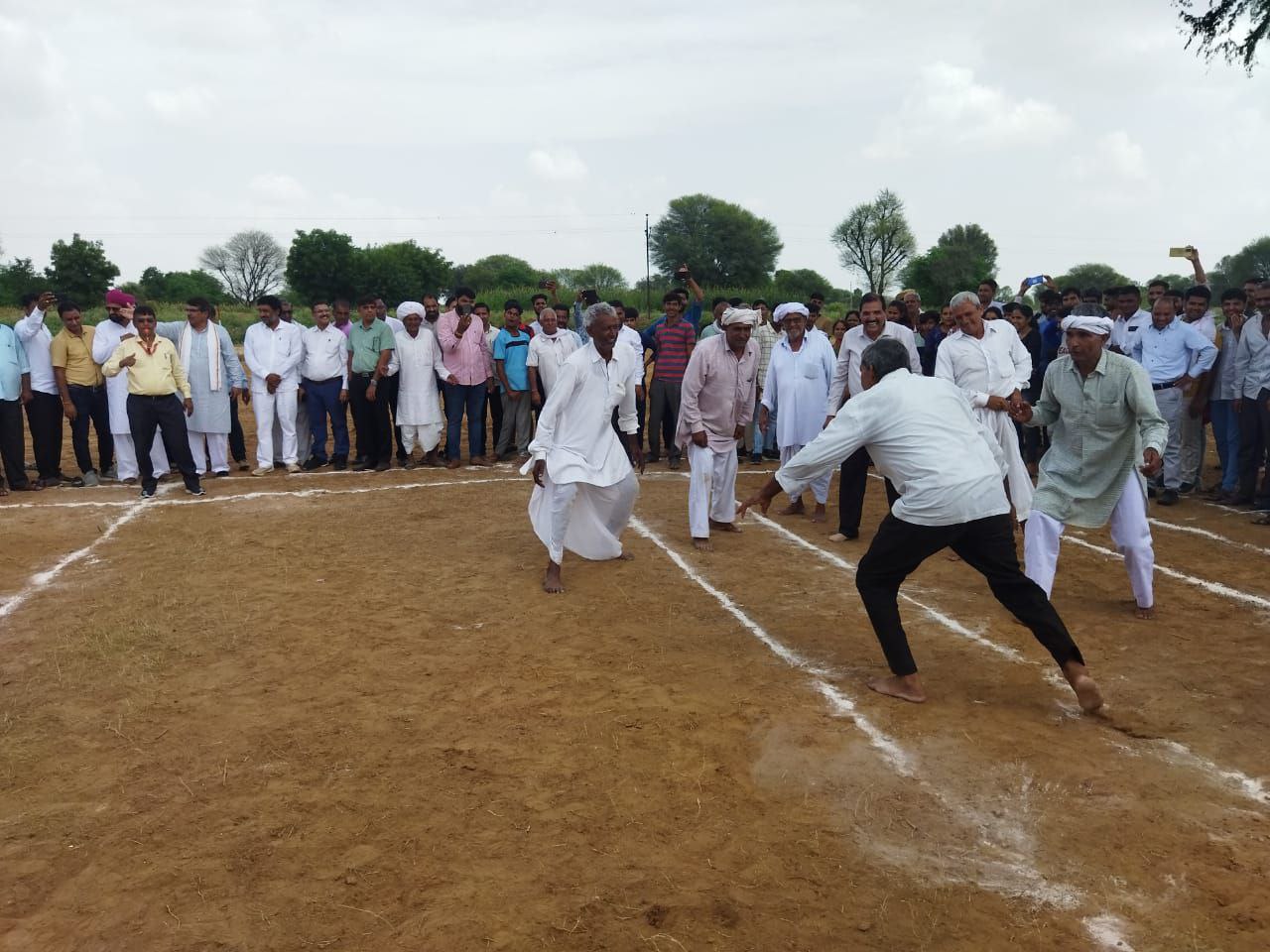 Rajiv Gandhi Rural Olympic Games: शाहपुरा में 80 साल के बुजुर्गों ने भी जोश व उत्साह से कबड्डी में ठोकी ताल, दर्शक रह गए दंग, देखिए VIDEO