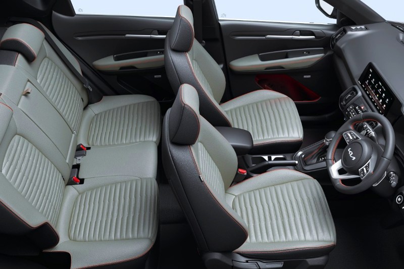 kia_sonet_x-line_interior-amp.jpg