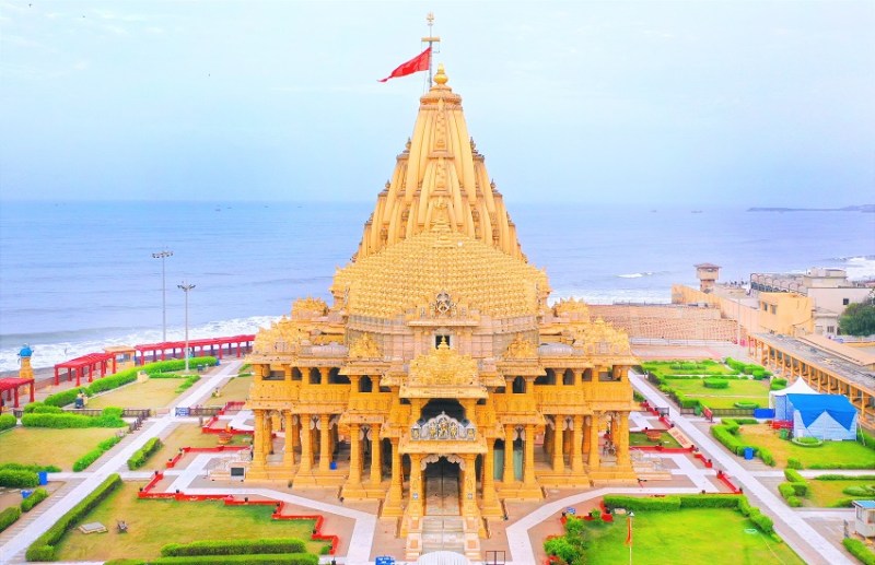 Somnath Mahadev श्रावण माह: 10 लाख से ज्यादा भक्तों ने किए सोमनाथ महादेव के दर्शन