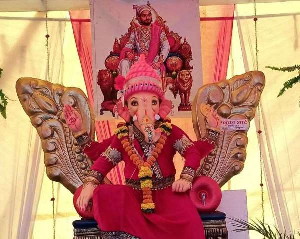 कॉलोनी के राजा