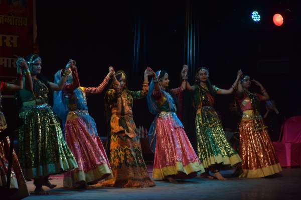 बुॅदेली न्रत्य    