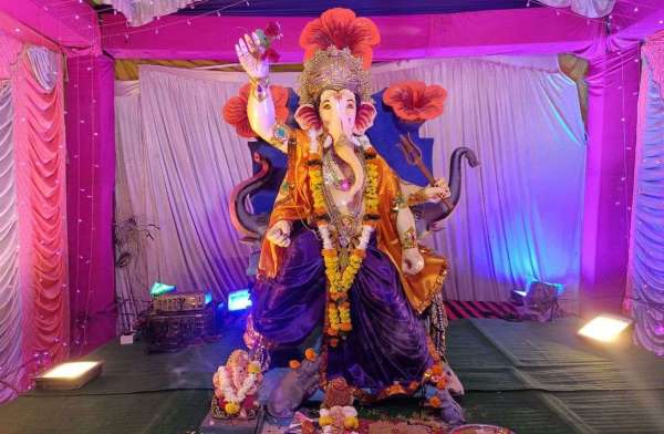 कॉलोनी के राजा