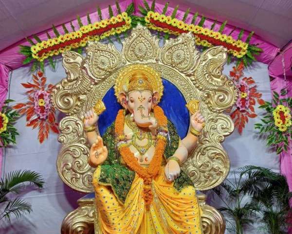 कॉलोनी के राजा