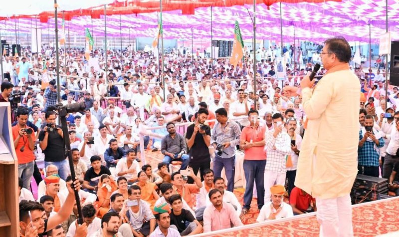 पूर्व मंत्री दवे समेत कई नेताओं ने थामा भाजपा का दामन