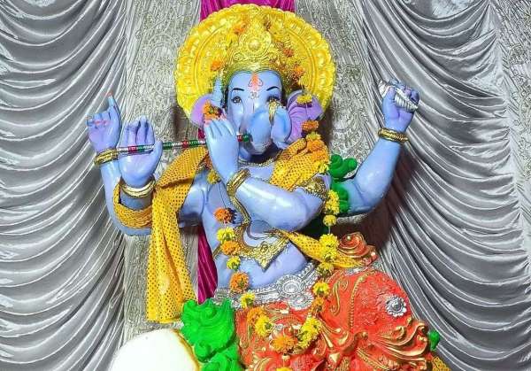 कॉलोनी के राजा