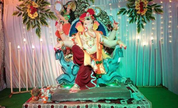 कॉलोनी के राजा