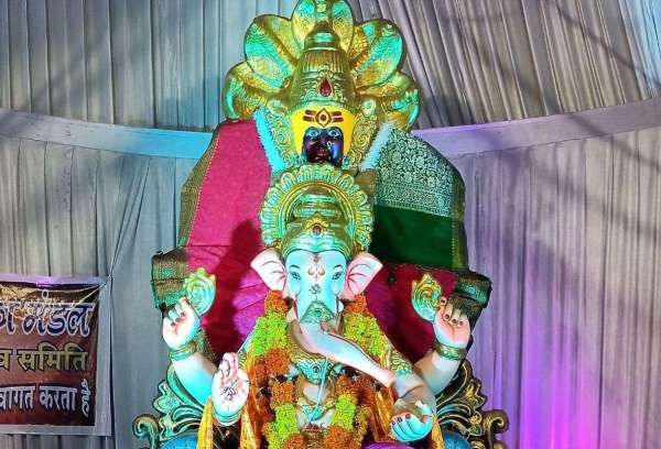 कॉलोनी के राजा