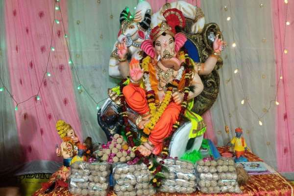 कॉलोनी के राजा