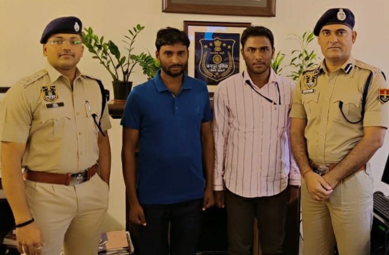 jaipur galta gate robbery case police constable Pradeep and Kanha