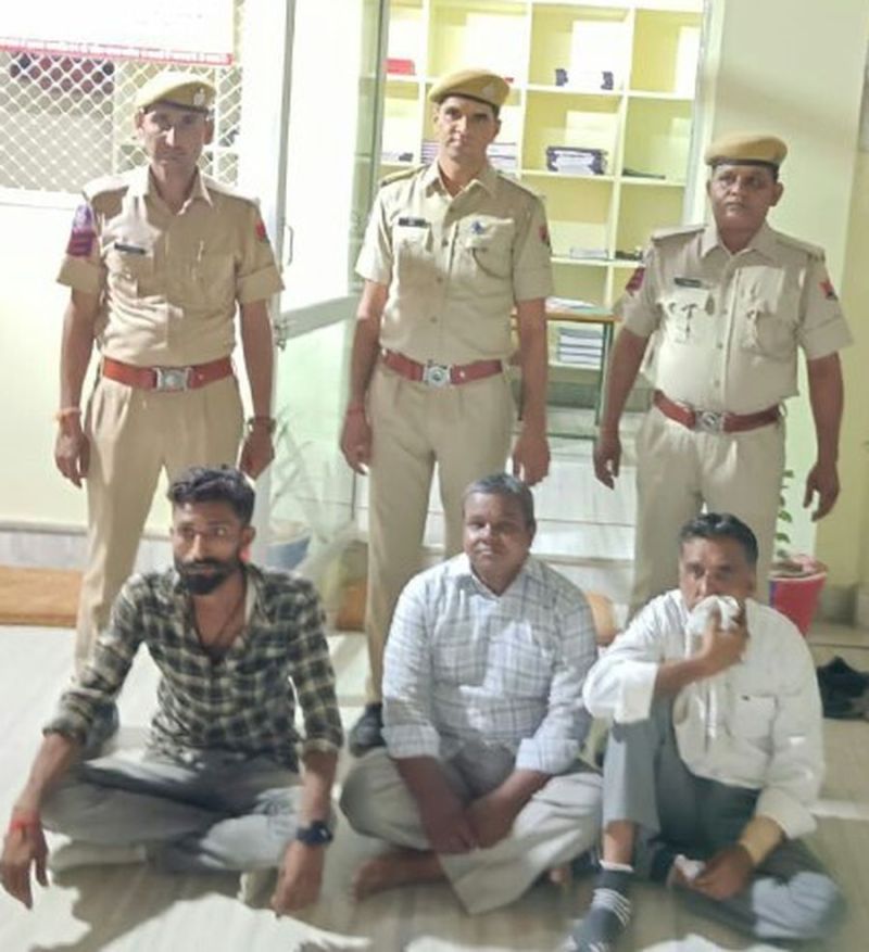 Gambling : थाना शुरू होते ही जुआरियों के ठिकानें पर छापे, मचा हड़कम्प