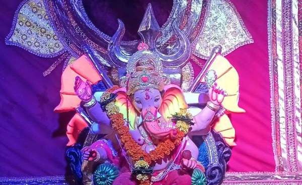 कॉलोनी के राजा