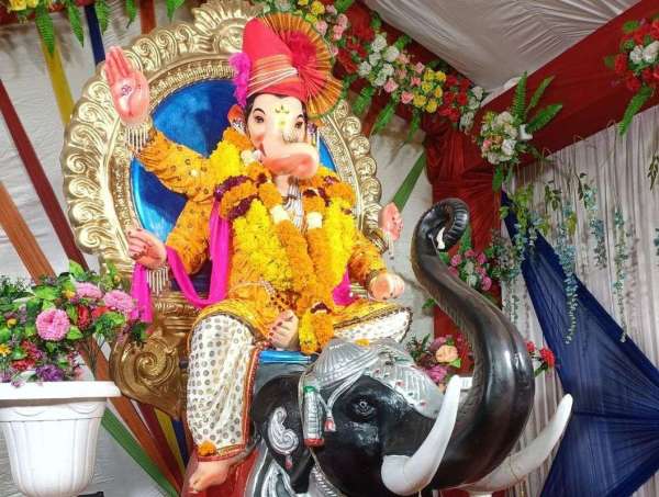 कॉलोनी के राजा