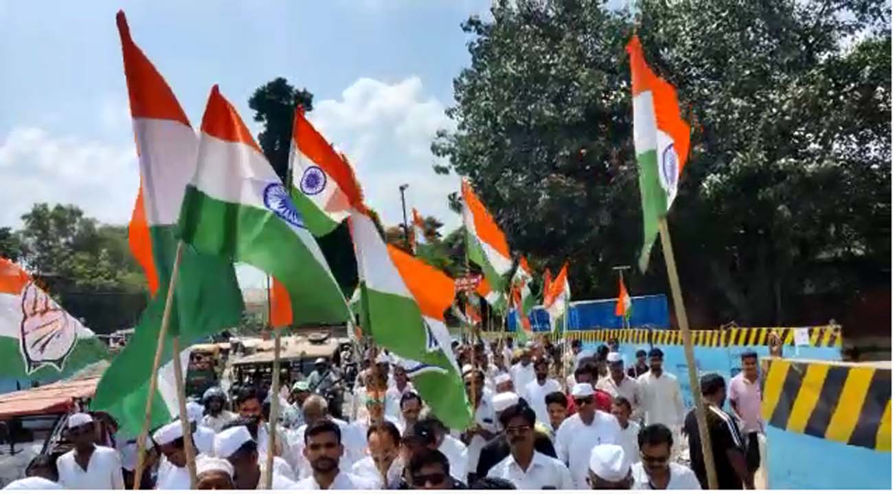 Bharat Jodo Yatra : राहुल गांधी के समर्थन में कांग्रेसियों ने मेरठ में निकाली ‘भारत जोड़ो यात्रा’