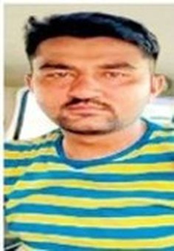 पांच हजार के इनामी हार्डकोर हिस्ट्रीशीटर सहित तीन गिरफ्तार