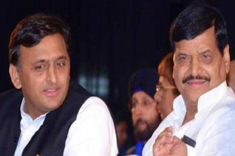 अखिलेश यादव का बड़ा कदम, विधानसभा में चचा शिवपाल के लिए मांगी आगे की सीट