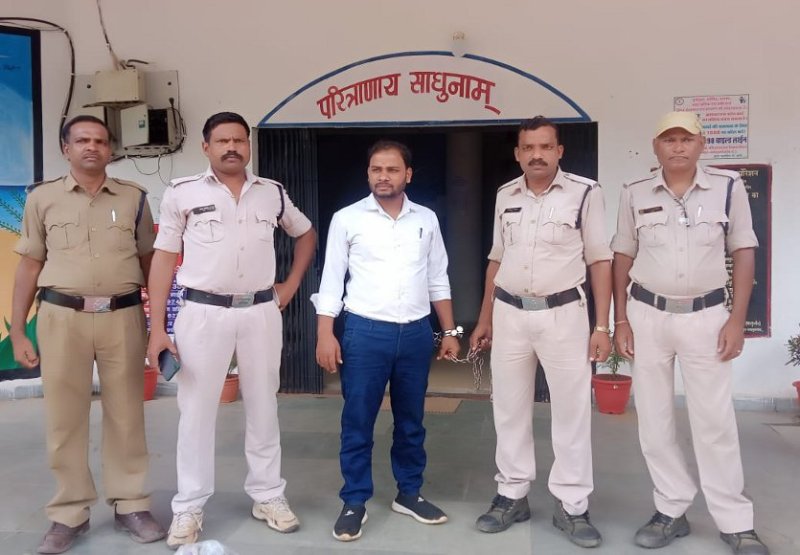 Female patient hostage in clinic