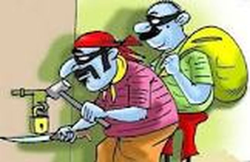 CHORI : दुकान व क्लिनिक समेत चोरों ने आधा दर्जन स्थानों से पार किया 10.56 लाख का माल