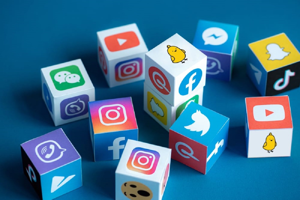 social media platform: सोशल मीडिया पर हिंदी अपनाने वालों की संख्या तीन गुना बढ़ी