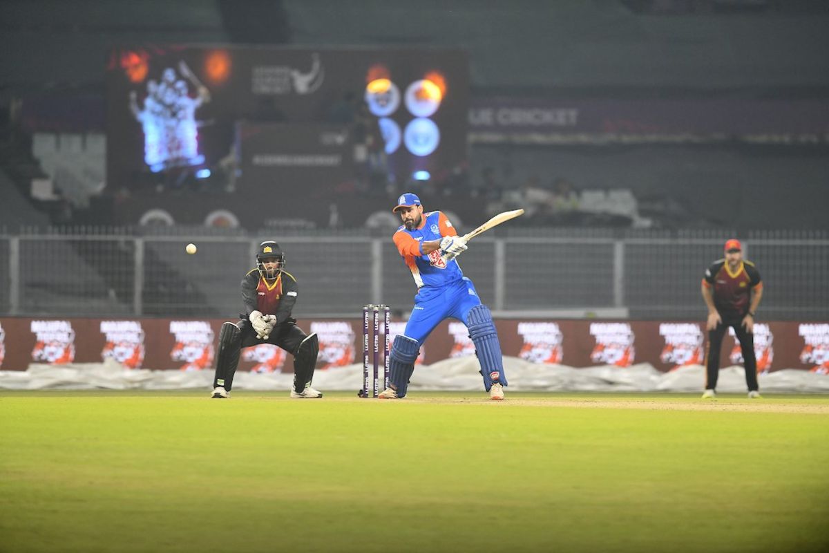 India Maharajas vs World Giants