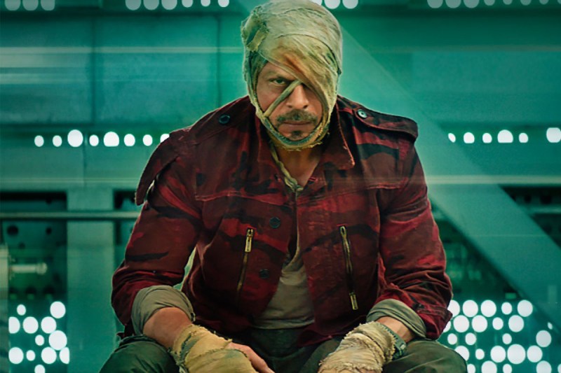 200 महिलाओं के साथ मेगा-एक्शन सीन शूट करेंगे Shah Rukh Khan