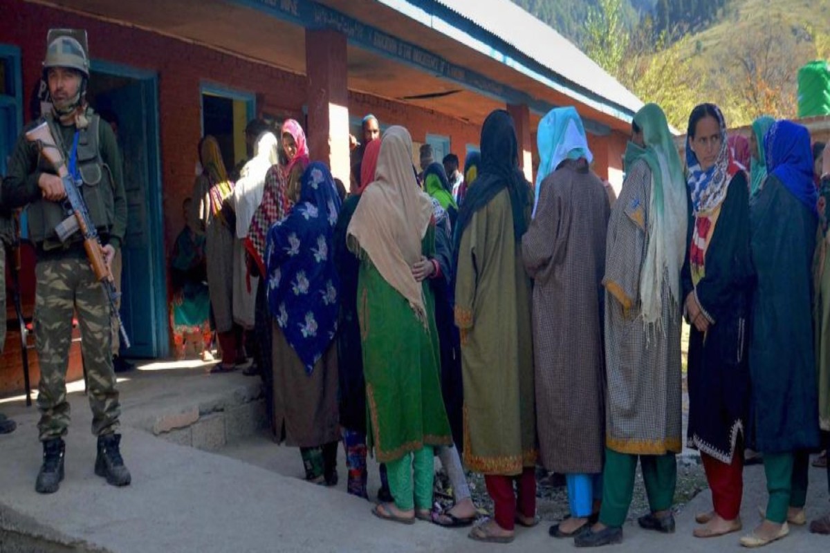 pakistani-refugees-will-vote-for-the-first-time-in-jammu-and-kashmir-5400-families-get-land-rights-after-68-years-financial-assistance-of-rs-5-5-lakh.jpg