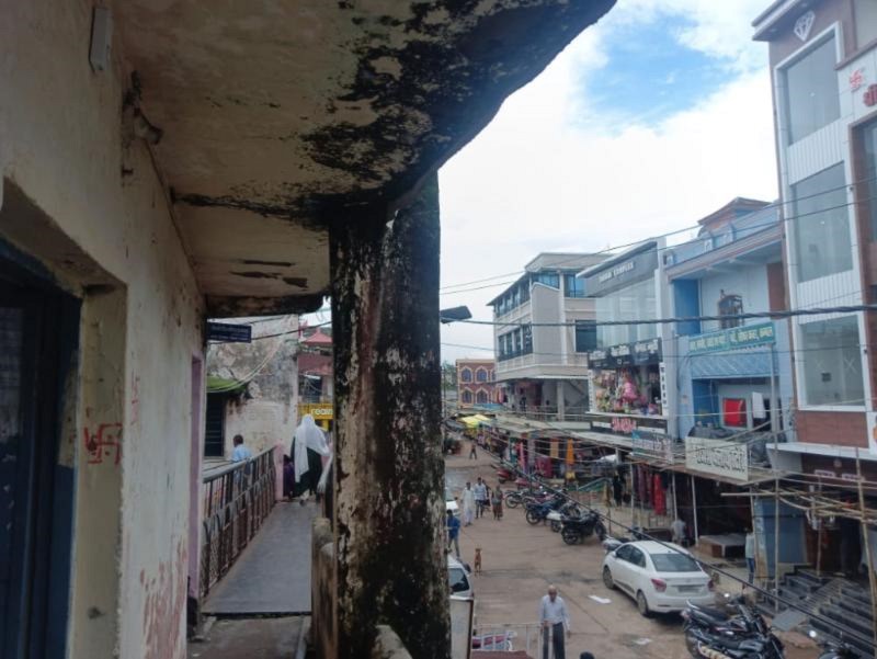 जिम्मेदारी नगर   विकास की,  स्वंय का भवन नहीं बना पाए