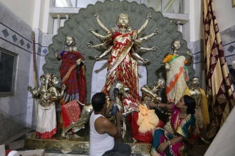Durga Puja 2022 Statue Made In Kolkata Cost Of 15 Lakhs Hights 11 Feet And Weigh 1000 Kg