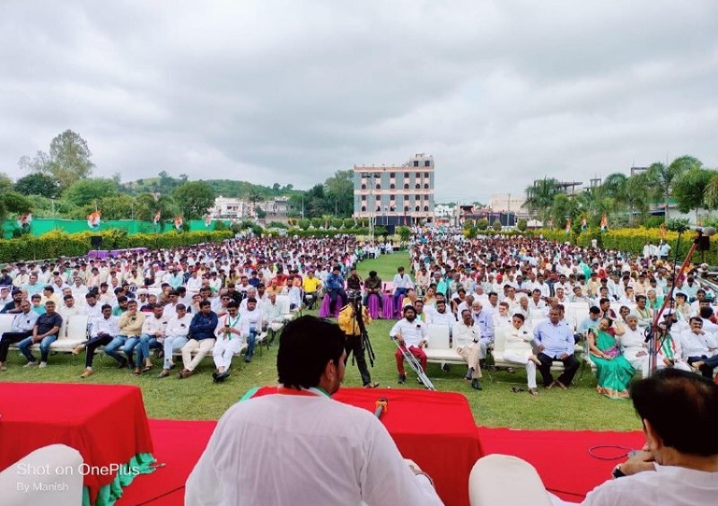 Gujarat : अंबाजी माता के दर्शन से शुरू हुई युवा कांग्रेस की परिवर्तन यात्रा