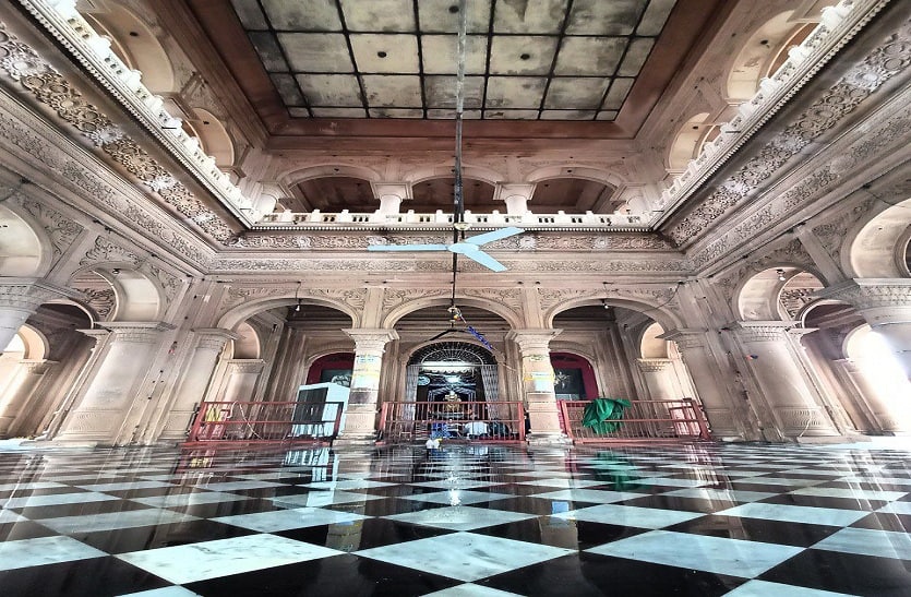 ऐतिहासिक गंगा मंदिर...छत से टपक रहा कमीशनखोरी का पानी