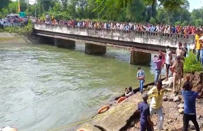 Gujarat : खेड़ा के बाधरपुरा माही नहर में गिरी कार बरामद, दो के शव मिले