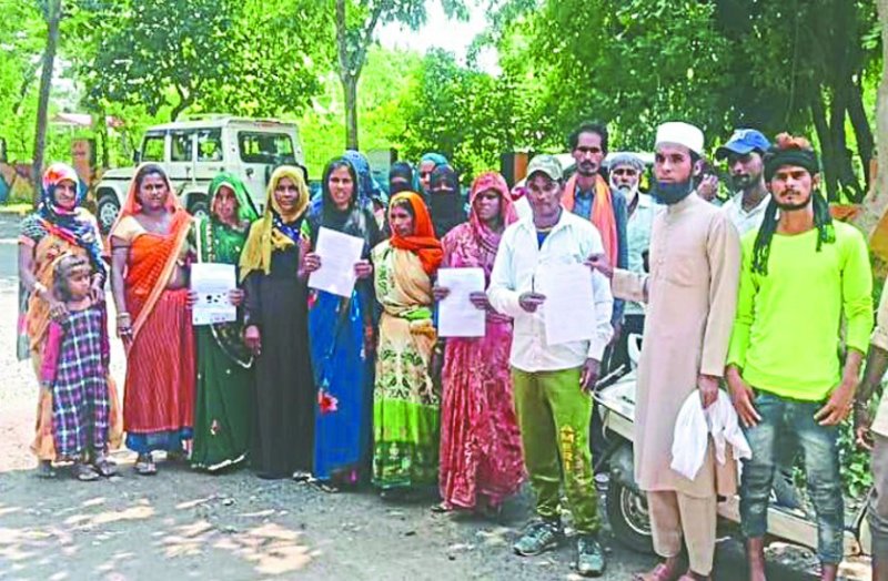 रहवासियों को नहीं मिल रही बिजली, पानी, सड़क की भी सुविधाएं